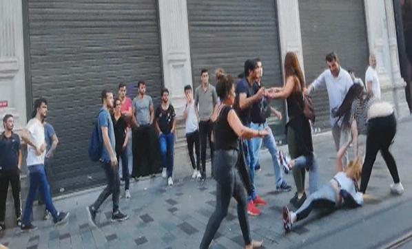 Büyük kavga Kadınlar arasında başladı sonra...