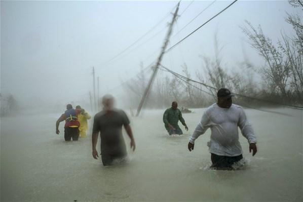 Dorian Kasırgasında ölenlerin sayısı 7ye  yükseldi ABDye doğru hızla ilerliyor