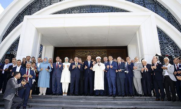 Cumhurbaşkanı Erdoğan Abdülhakim Sancak Camiinin açılışını yaptı