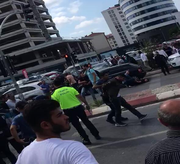 İstanbulda Anadolu Adalet Sarayı önünde silahlı kavga