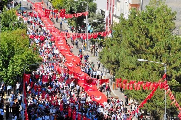 Teröre Lanet, Kardeşliğe Davet mitingleri  Bayrağı alan meydanlara çıktı