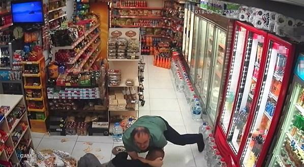 Marketten para çalan hırsız neye uğradığını şaşırdı