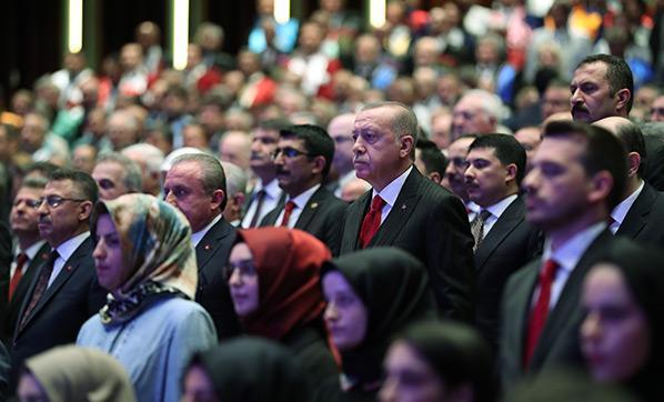 Cumhurbaşkanı Erdoğandan üniversite öğrencilerine burs müjdesi