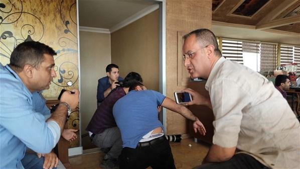 Barış Pınarı Harekatı... Sınırda teröristler gazetecilere ateş açtı