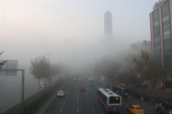 İstanbulda deniz ulaşımına sis engeli İptal edildi...