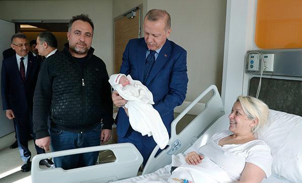 Cumhurbaşkanı Erdoğan, hastanedeki eski Adalet Bakanı Kazanı ziyaret etti