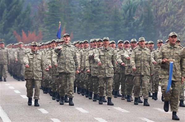 Yeni askerlik sisteminin ilk yedek astsubayları yemin etti