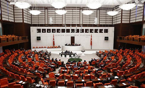 Meclise sunuldu: Yüz binlerce memuru ilgilendiriyor, para ödülü, izin, terfi ve tayinlere yeni düzen