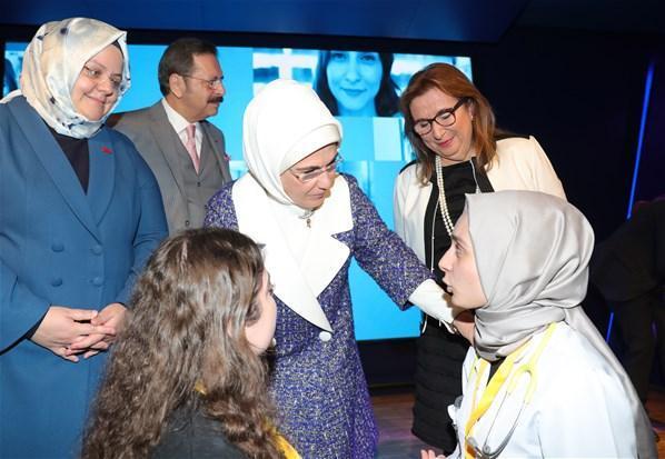Emine Erdoğan, Geleceği Yazan Kadınlar Ödül Törenine katıldı