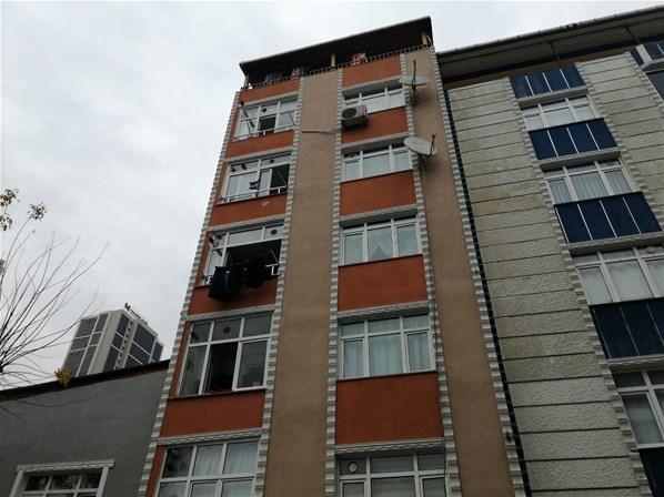 İstanbulda korkunç olay İki kişiyi pencereden attılar