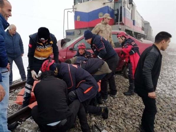 Karsta tren kazası: 3 ölü, 3 yaralı
