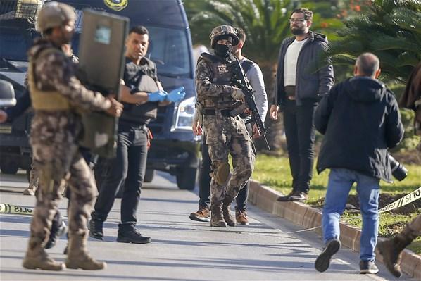 Antalyada bankada soygun girişimi Özel harekat devreye girdi