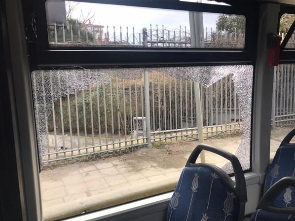 Otobüsün camını kıran Beşiktaş taraftarları gözaltına alındı