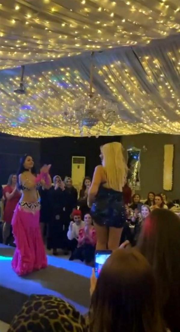 Selin Ciğerci, mini elbisesiyle kalça dansı yaptı