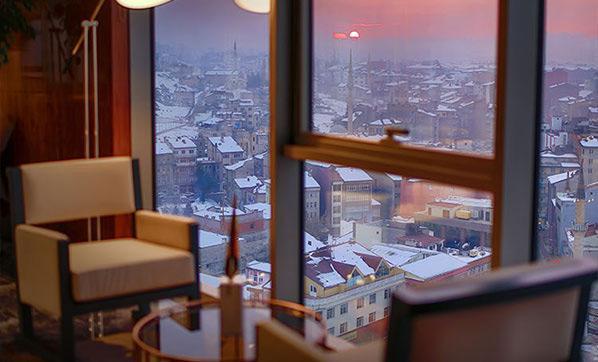 Bol eğlenceli yılbaşı heyecanı Ankara’da yaşanıyor