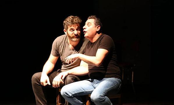 “Seni Unutmak İstemedim ki” tiyatro oyunu İzmir’de sahnede