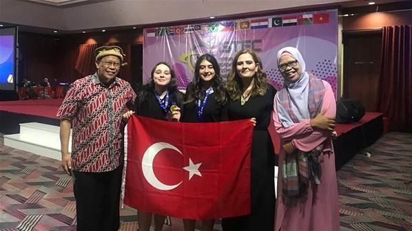 Türk öğrencilere uluslararası bilim yarışmasında 2 altın madalya