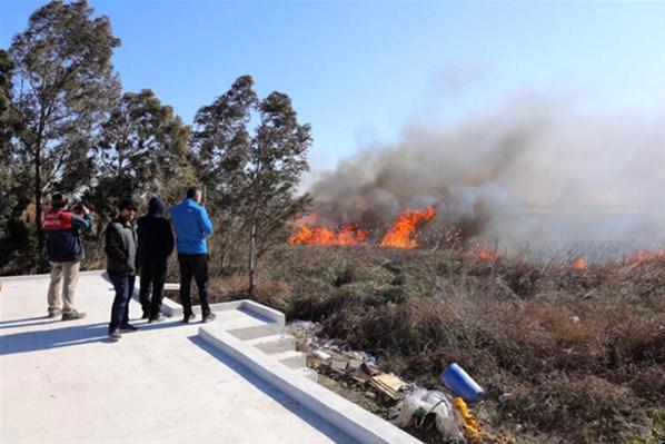 Antalyada korkutan yangın Alevler yayılıyor...