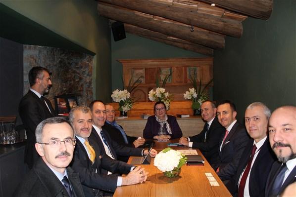 Davos Zirvesinde kurulan Türk Evine katılımcılardan yoğun ilgi