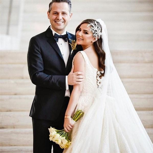 Ünlü şarkıcı Merve Özbey, Kenan Koçak ile evlendi