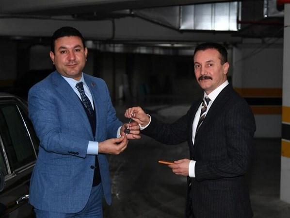 MHP lideri Bahçeli bir arabasını Harran Belediye Başkanına hediye etti