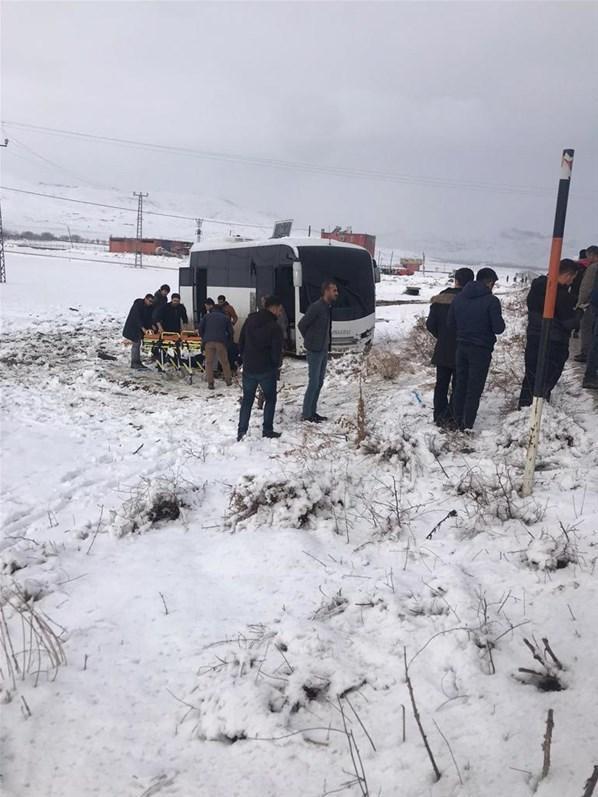 Ağrıda Gürbulak Gümrük Müdürlüğü aracına roketli saldırı