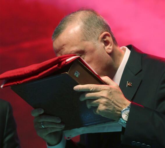 Cumhurbaşkanı Erdoğan: Omuzlarının üzerinde baş da kalmayacak