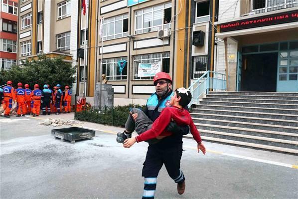 Bağcılar’da 7 büyüklüğünde deprem tatbikatı