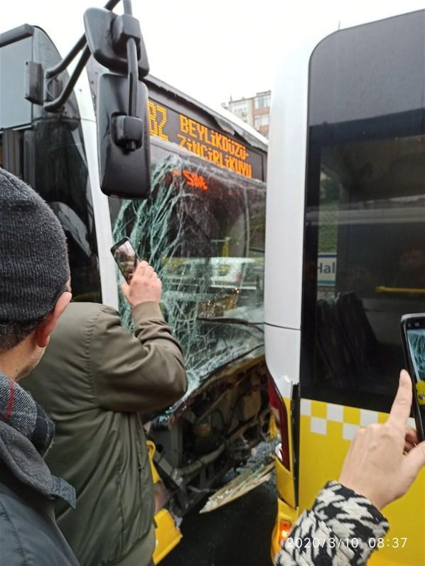 İstanbulda metrobüs kazası Ekipler sevk edildi