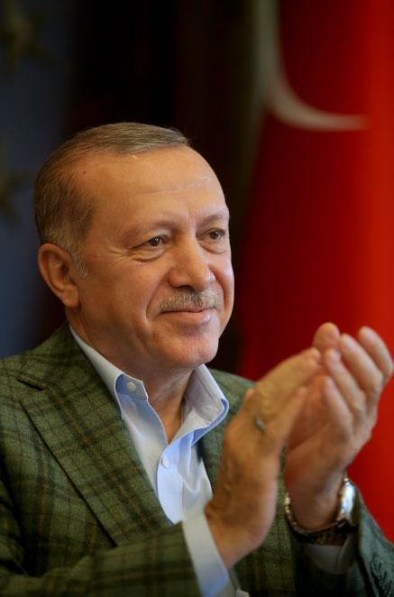 Cumhurbaşkanı Erdoğan gençlerle video konferansta bir araya geldi