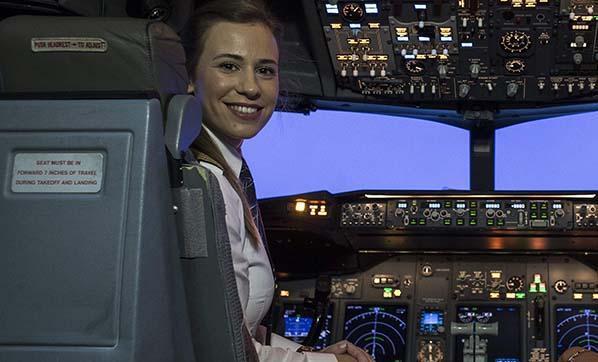 Selin Sevimli kimdir 9 milyon yolculu TK1919 Samsun uçağı pilotu Selin Sevimlinin hikayesi...