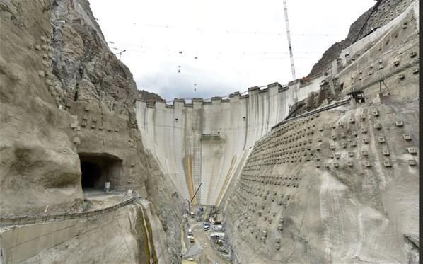 Bakan Karaismailoğlu: Türkiyenin en yüksek barajı Yusufeline ulaşım 39 tünelle sağlanacak