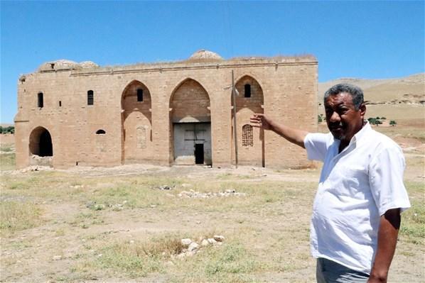 Definecilerin tahrip ettiği kilise, yıkılma tehlikesiyle karşı karşıya