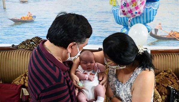 Ukrayna’da taşıyıcı annelerin doğurduğu bebeklerden 6’sı ailesine kavuştu