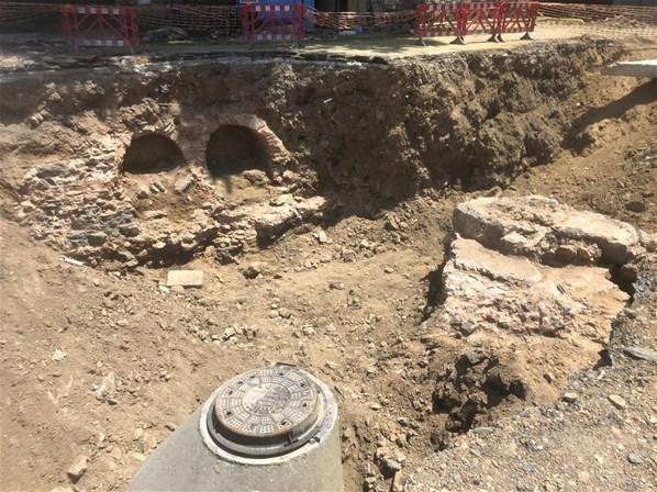 İstanbulda İSKİ kazısında tarihi kalıntılar bulundu