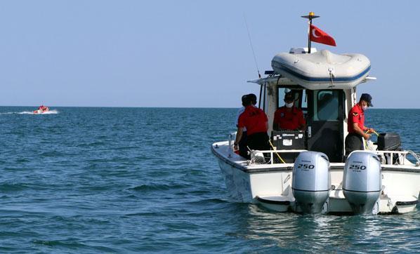 Van Gölünde kaybolan tekneyi arama çalışmalarında 1 kişinin daha  cesedi bulundu
