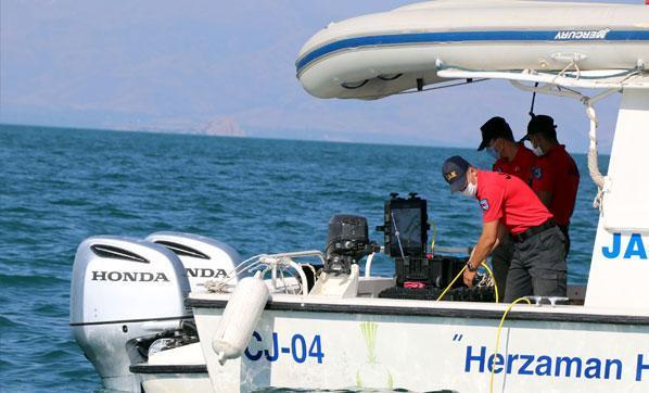 Van Gölünde kaybolan tekneyi arama çalışmalarında 1 kişinin daha  cesedi bulundu