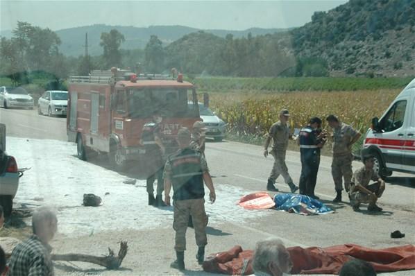 Kahramanmaraşta otomobil alev aldı: 1i çocuk 2 kişi yanarak öldü