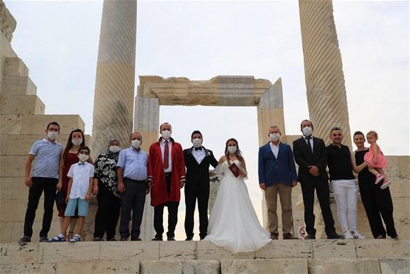 Arkeolog çift, Laodikya Antik Kentinde evlendi