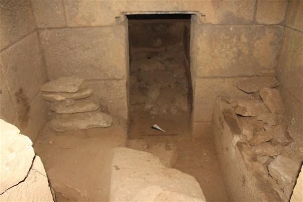 Aydında ilk kez yazıtlı oda mezar bulundu