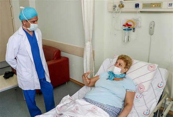 Türkiyede ilk kez uygulanan ameliyat ile 1 günde ayağa kalktı