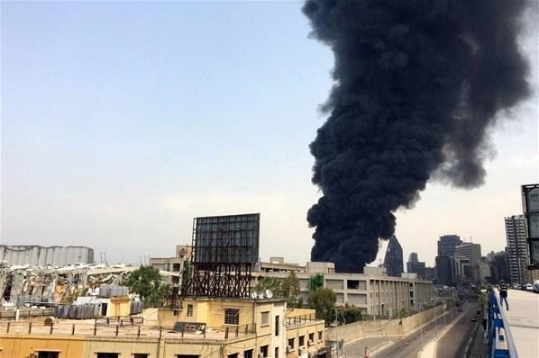 Beyrut Limanında büyük yangın