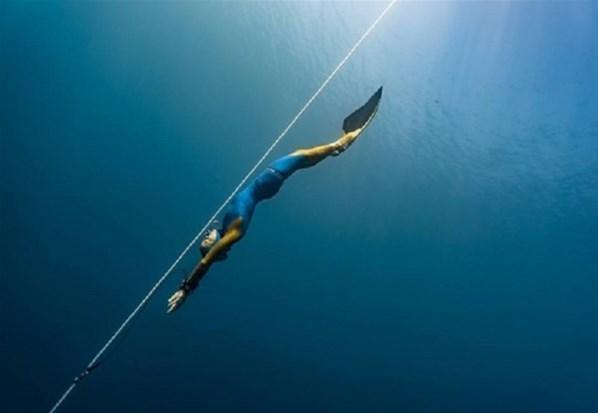 Fransada serbest dalışçı 112 metre derinliğe dalarak dünya rekoru kırdı