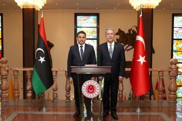 Bakan Akar, Libyalı mevkidaşı Namroush ile görüştü