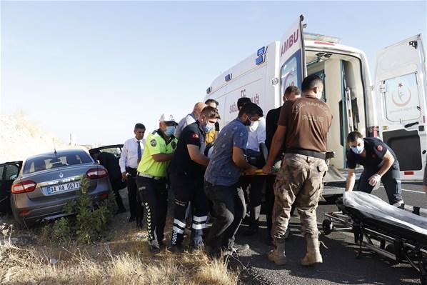 Bakan Karaismailoğlunun konvoyunda kaza 2 kişi yaralandı