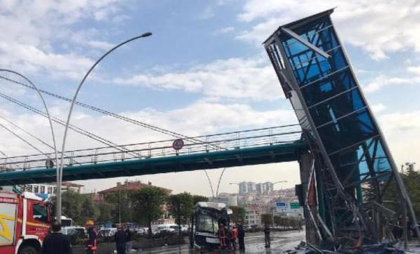 Ankarada belediye otobüsü üst geçit asansörüne çarptı