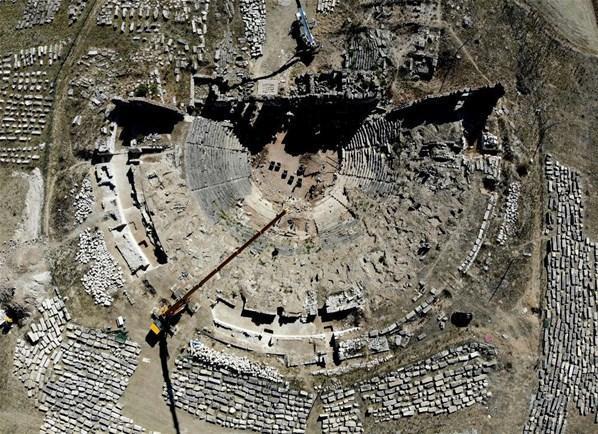 Arkeologlardan Aizanoinin tiyatro ve stadyumuna Antik Çağ dokunuşu