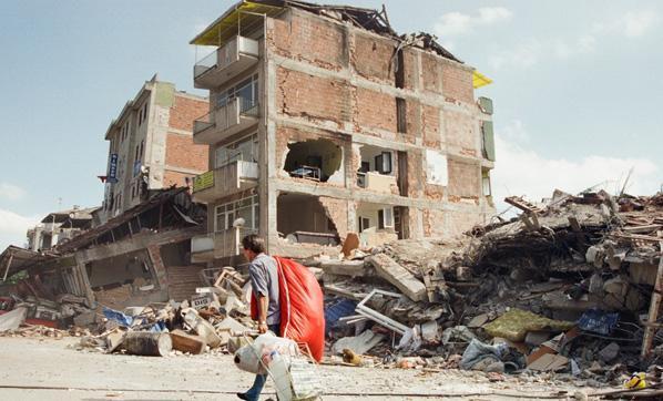 Van depremi kaç şiddetinde oldu, kaç saniye sürdü 23 Ekim 2011 Van depreminde kaç kişi öldü