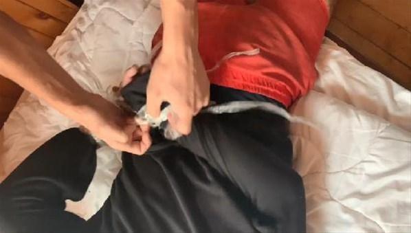 Rus otel sahibi 15 kişiyle baskın yaparak, el ve ayaklarını bağladığı kiracısını dövdü