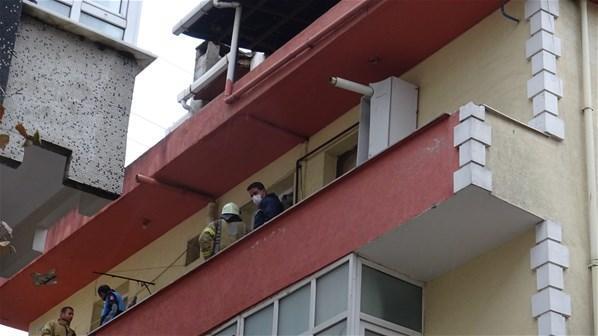 Deprem sonrası İstanbulda binada çatlak